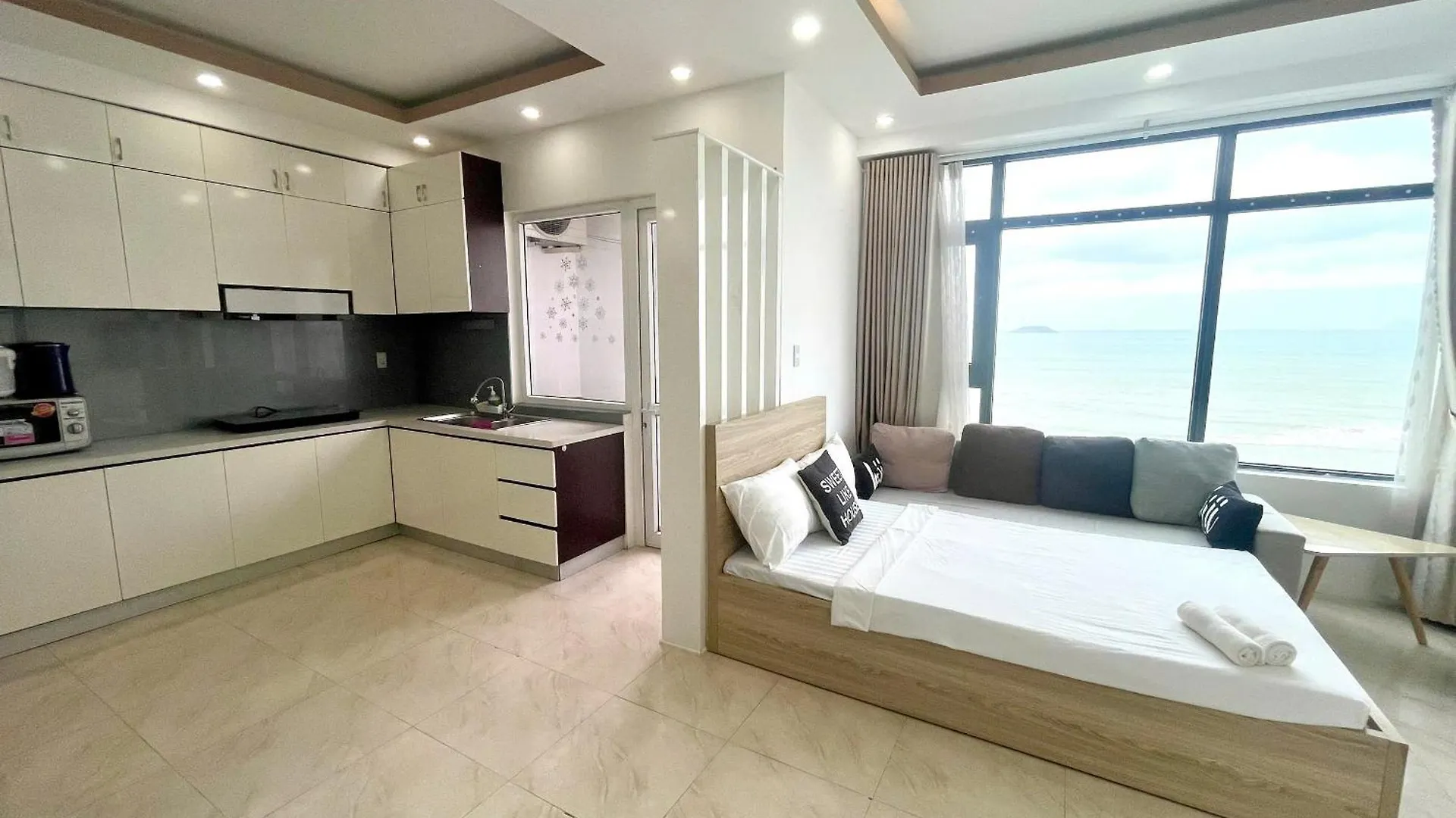 Duc'S Nha Trang Oceanus Apartment